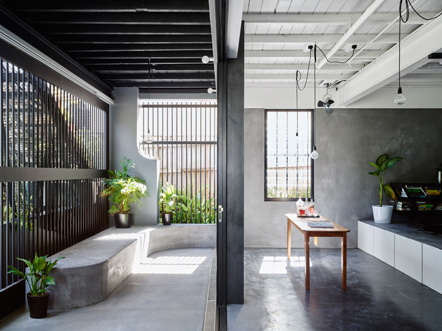 Leap Down Under green magazine