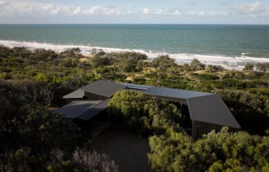 green magazine 102 - coastal cloister Photography: Toby Scott