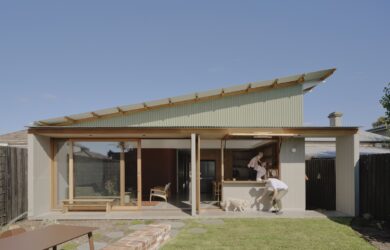 Simple skillion roof refined to a light, elegant edge, photographed for green magazine issue 106: Embroidered by Tom Ross.