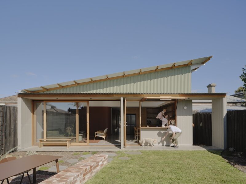 Simple skillion roof refined to a light, elegant edge, photographed for green magazine issue 106: Embroidered by Tom Ross.