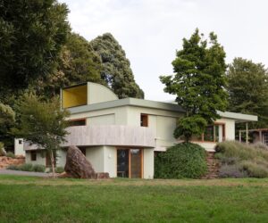 Of the focus on the garden Other Architects reflect: “the ordinary world is much more interesting than architecture, and good architecture assimilates more quickly into that world. Image appeared in issue 106: Yard Work, photographed by Clinton Weaver and Hamish McIntosh.