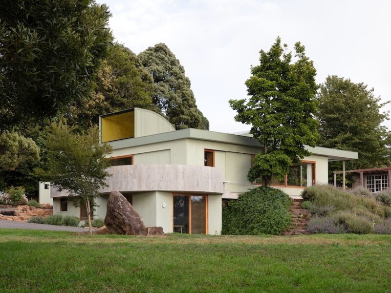 Of the focus on the garden Other Architects reflect: “the ordinary world is much more interesting than architecture, and good architecture assimilates more quickly into that world. Image appeared in issue 106: Yard Work, photographed by Clinton Weaver and Hamish McIntosh.